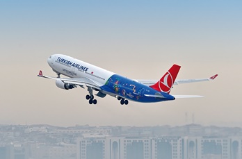 Turkish-Airlines-Euro-2016-Painted-Aircraft-2